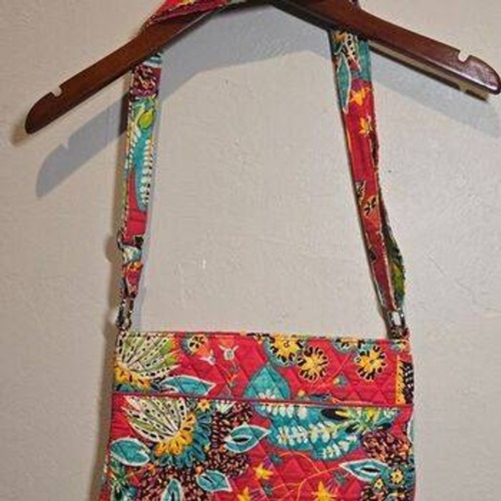 Vera Bradley Crossbody Bag Red Sun Valley Floral Quilted Cotton Adjustable Strap
